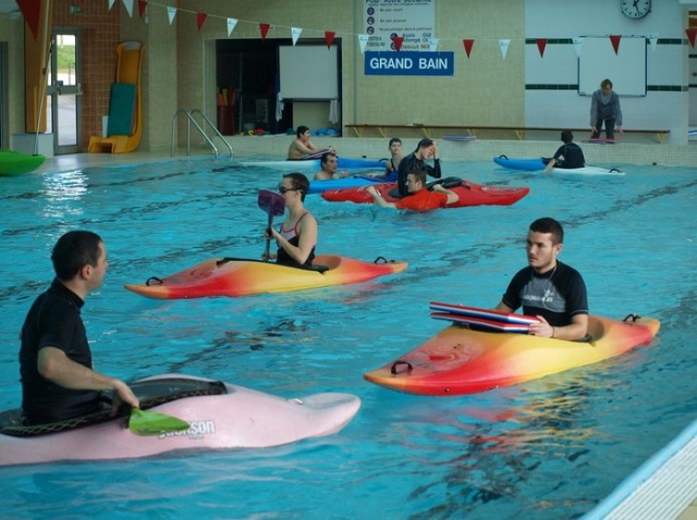  Clases de kayak en alberca 